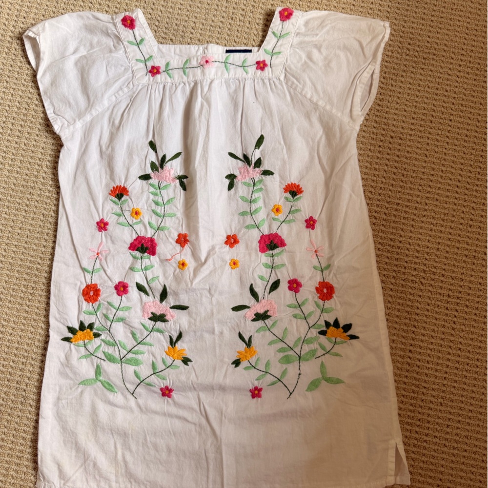 Mini Boden girls white shirt/tunic with embroidery. Girls size 7/8